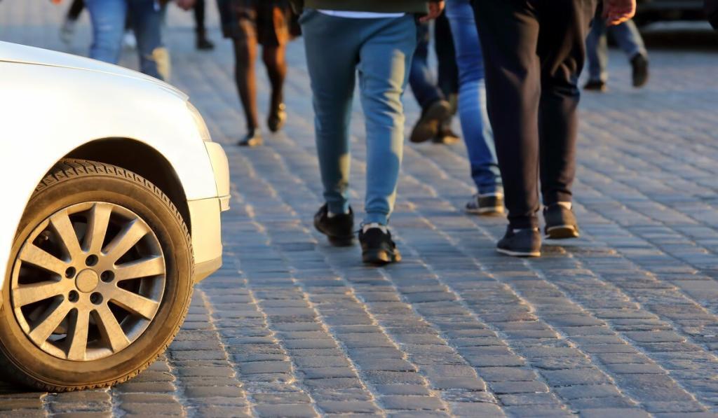 Pssst, hören Sie das Elektroauto?